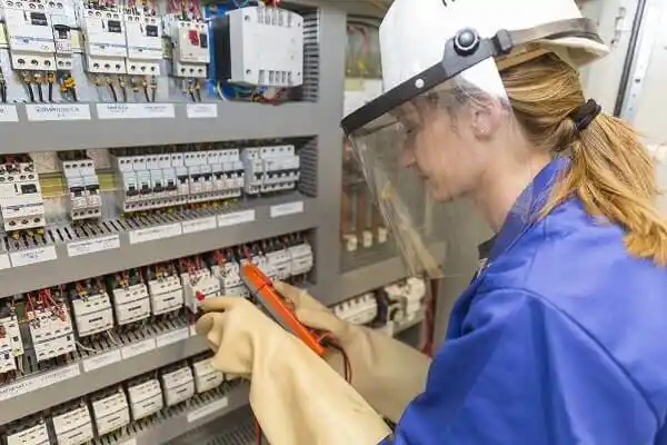 electrician Bouse